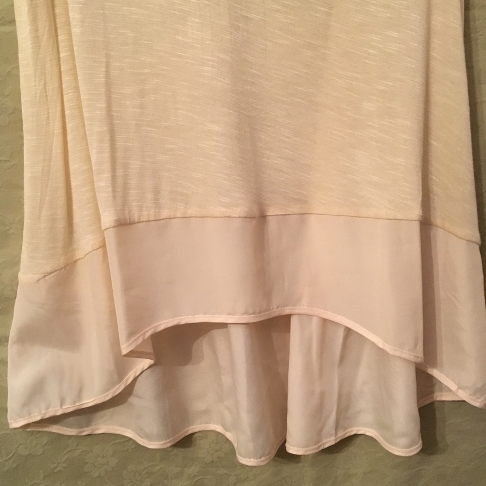 High/Low Cream Blouse - Picture 7 of 7